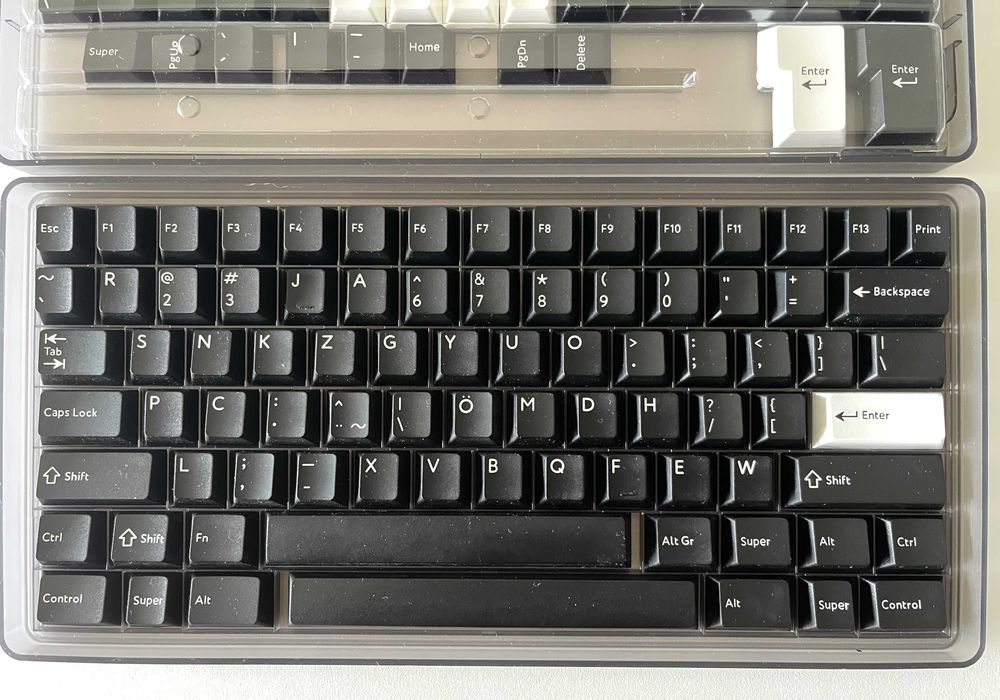 Keycaps PBTfans WOB (White on Black) + International Kit