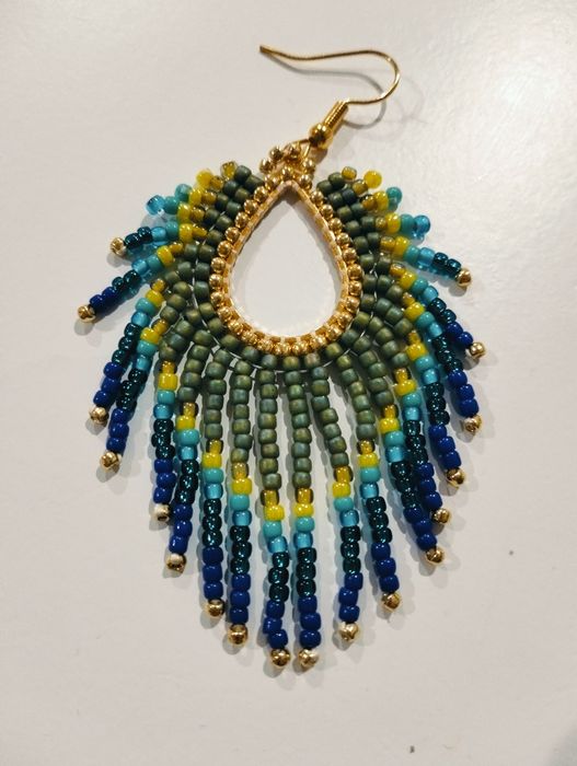 Kolczyki pawie pióro z koralików Toho