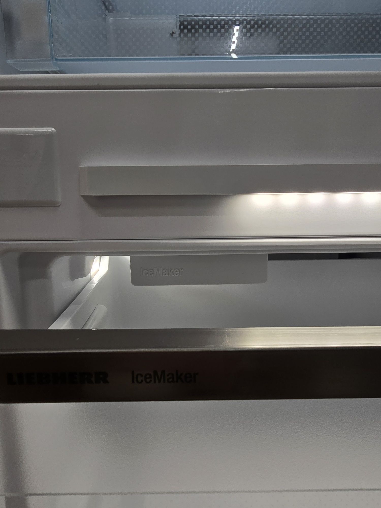 Холодильник Liebherr  2024р Льодогенератор Сенсорний Вода Пар Wifi