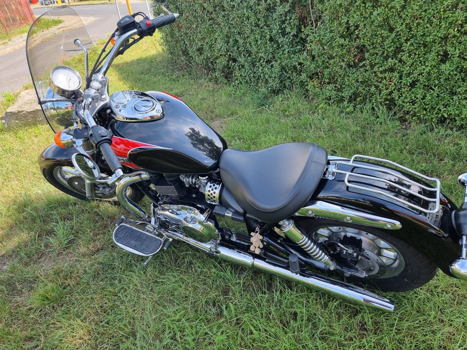 Triumph America 900 z małym przebiegiem
