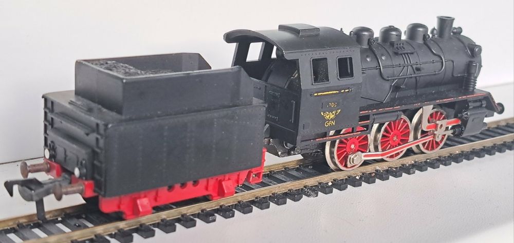Паровой локомотив Fleischmann 1309 с тендером HO 1:87
