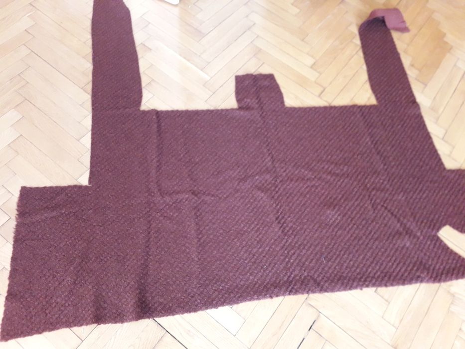 Tkanina boucle na wąską spódnicę włoska 66 cm