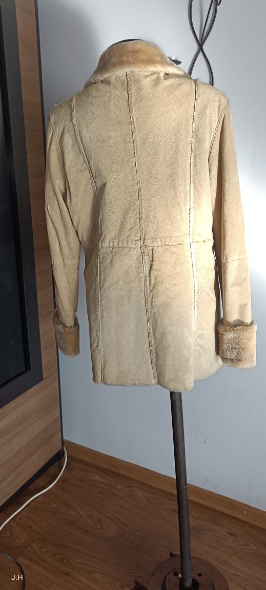 Kurtka skórzana na futerku. XL. HM