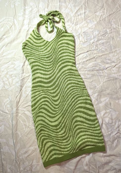 Zielona sukienka z wiazaniem