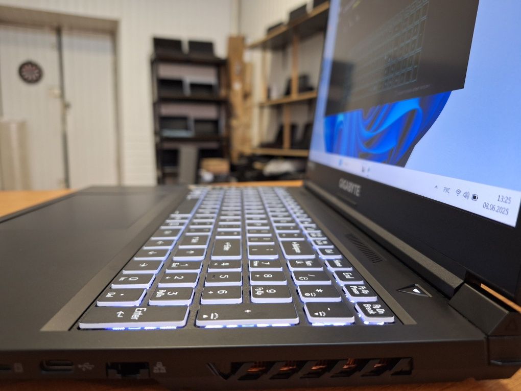 Gigabyte G6 MF i7-13620H RTX 4050 6Gb DDR5 16Gb SSD 1Tb WUXGA+ 165 Гц
