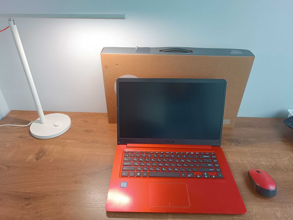 Ноутбук laptop Asus Vivobook 15.6, Intel i3, RAM 12Gb, SSD 240Gb