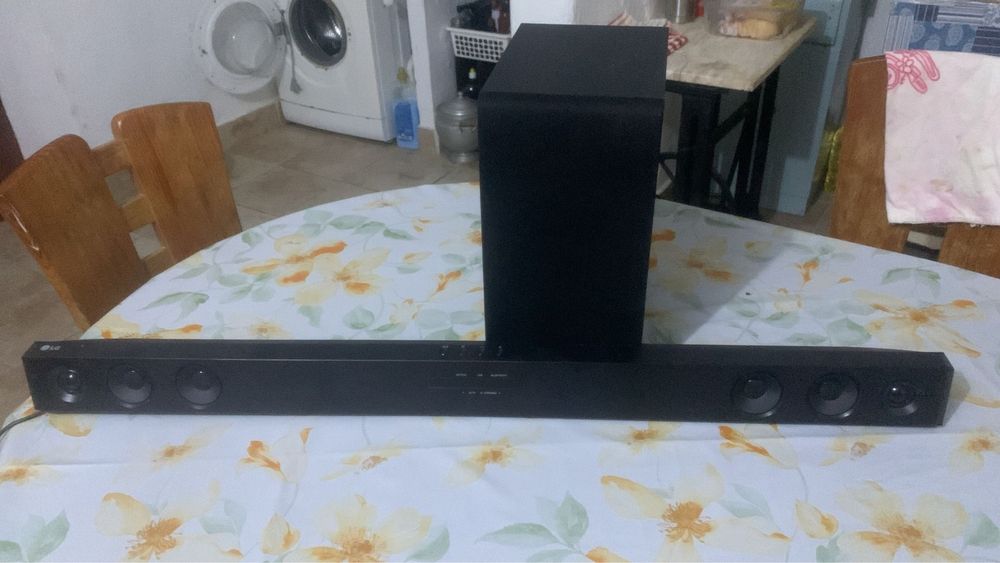 Caixa de som LG com Grave