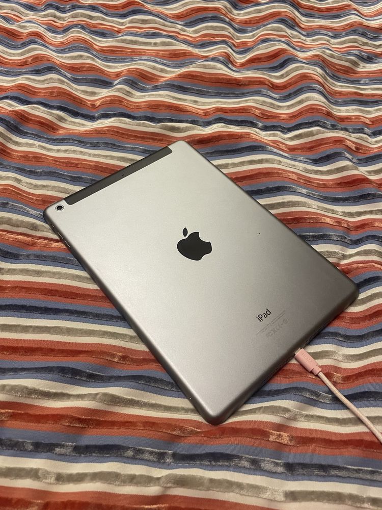 iPad Air Cinzento A1475