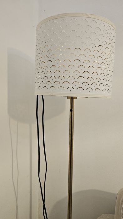 Candeeiro de pé Ikea