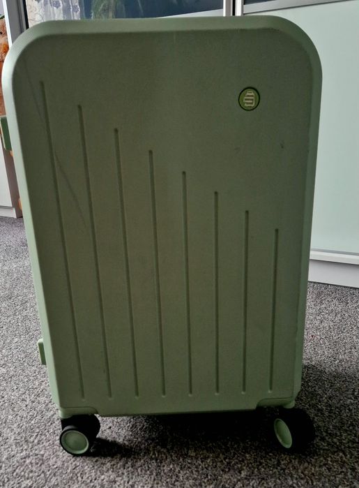 Walizka używana średnia