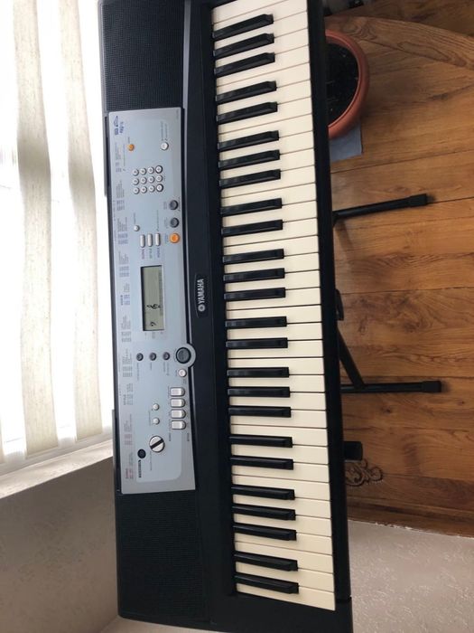 Синтезатор Yamaha YPT 200
