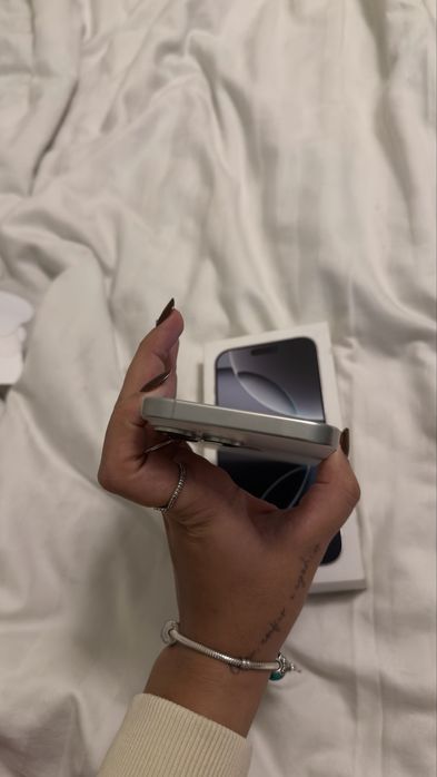 Iphone 16 pro max 256gb white titanium