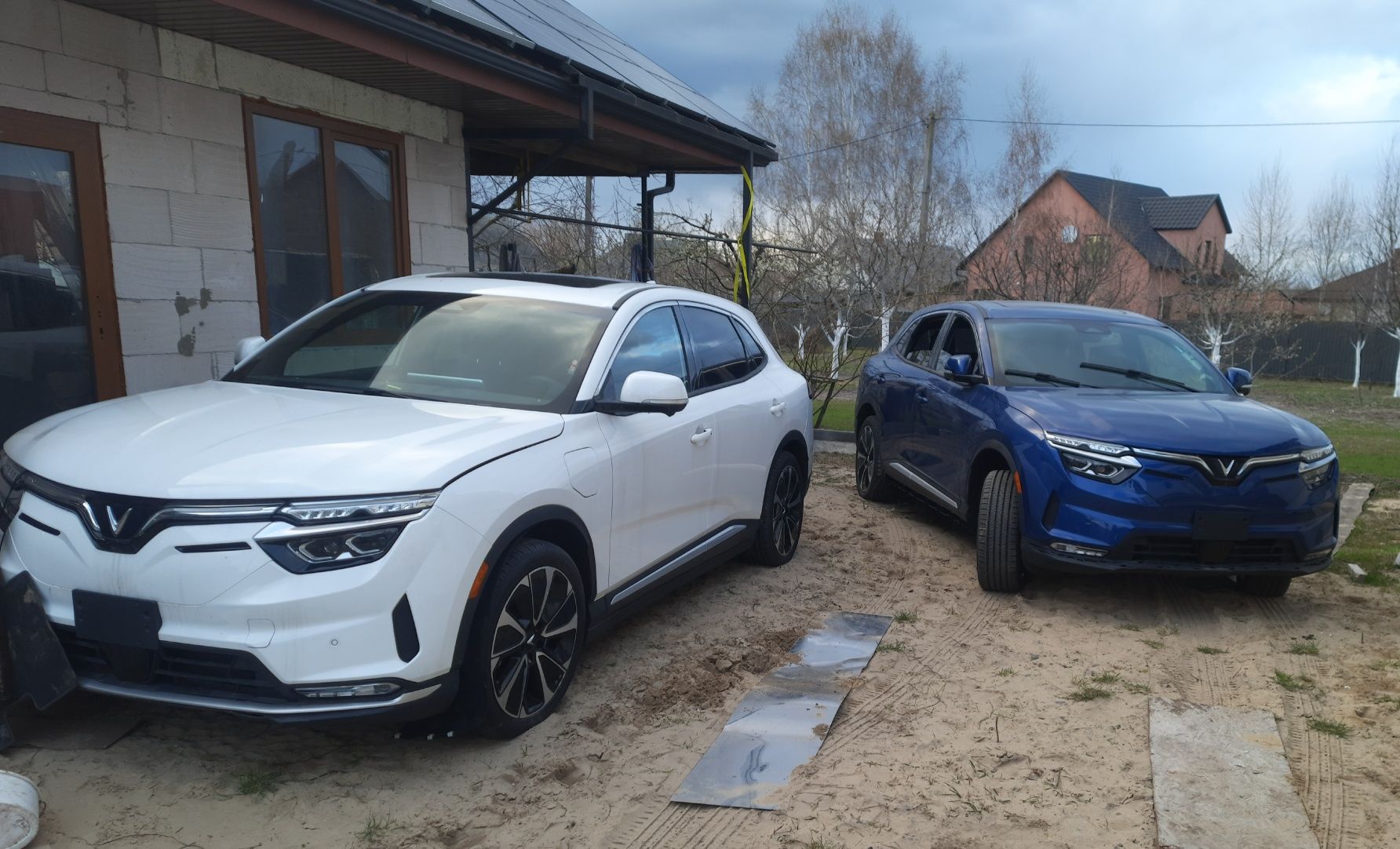 Vinfast VF8 автозапчастини розборка