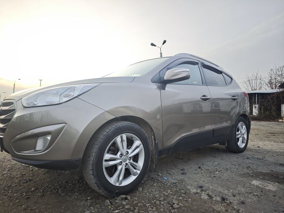 Хундай Туксон 2013 Hyundai ix35 Tucson Кросовер Позашляховик