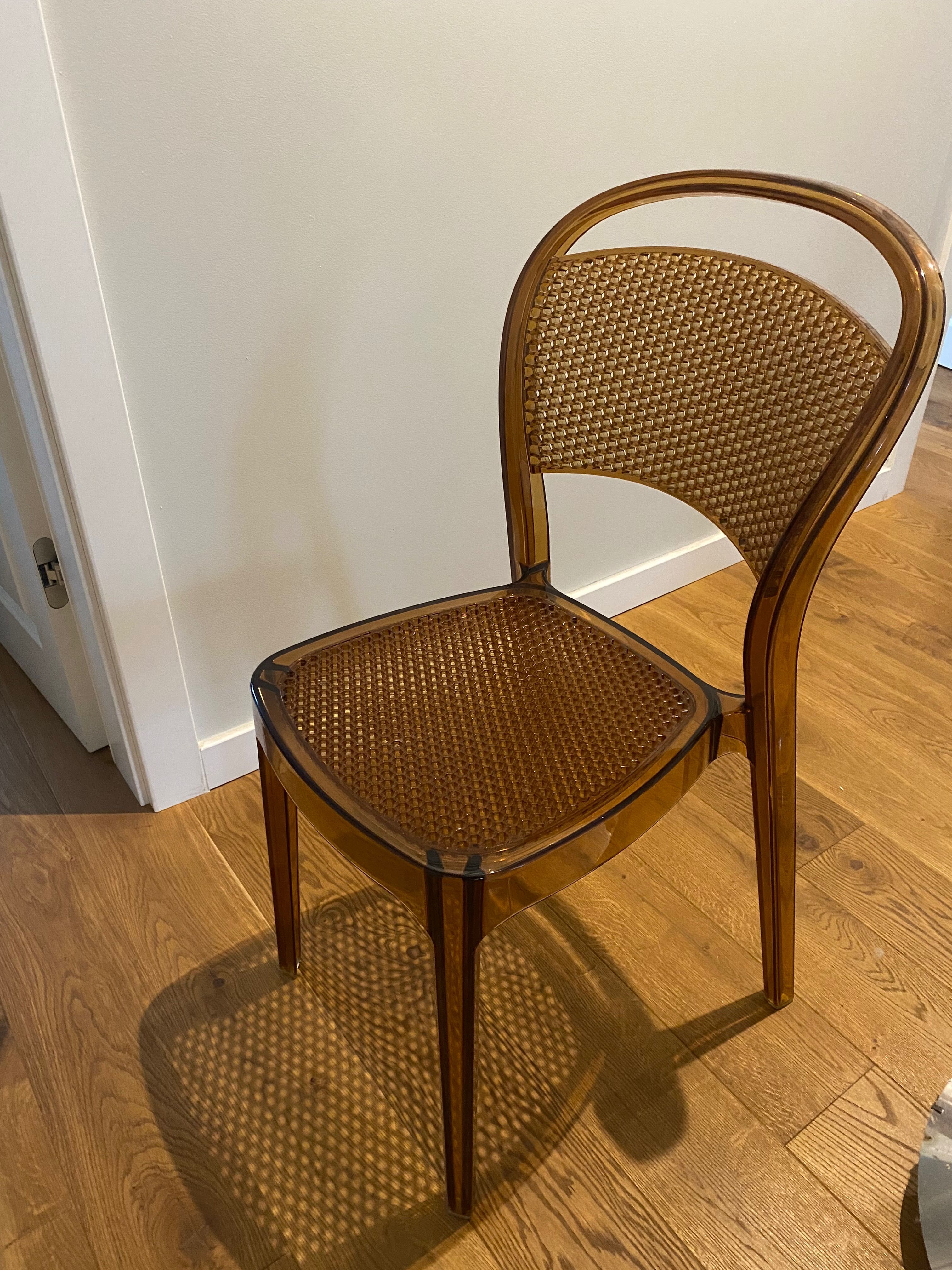 Krzesło „BEE” w kolorze bursztynowym