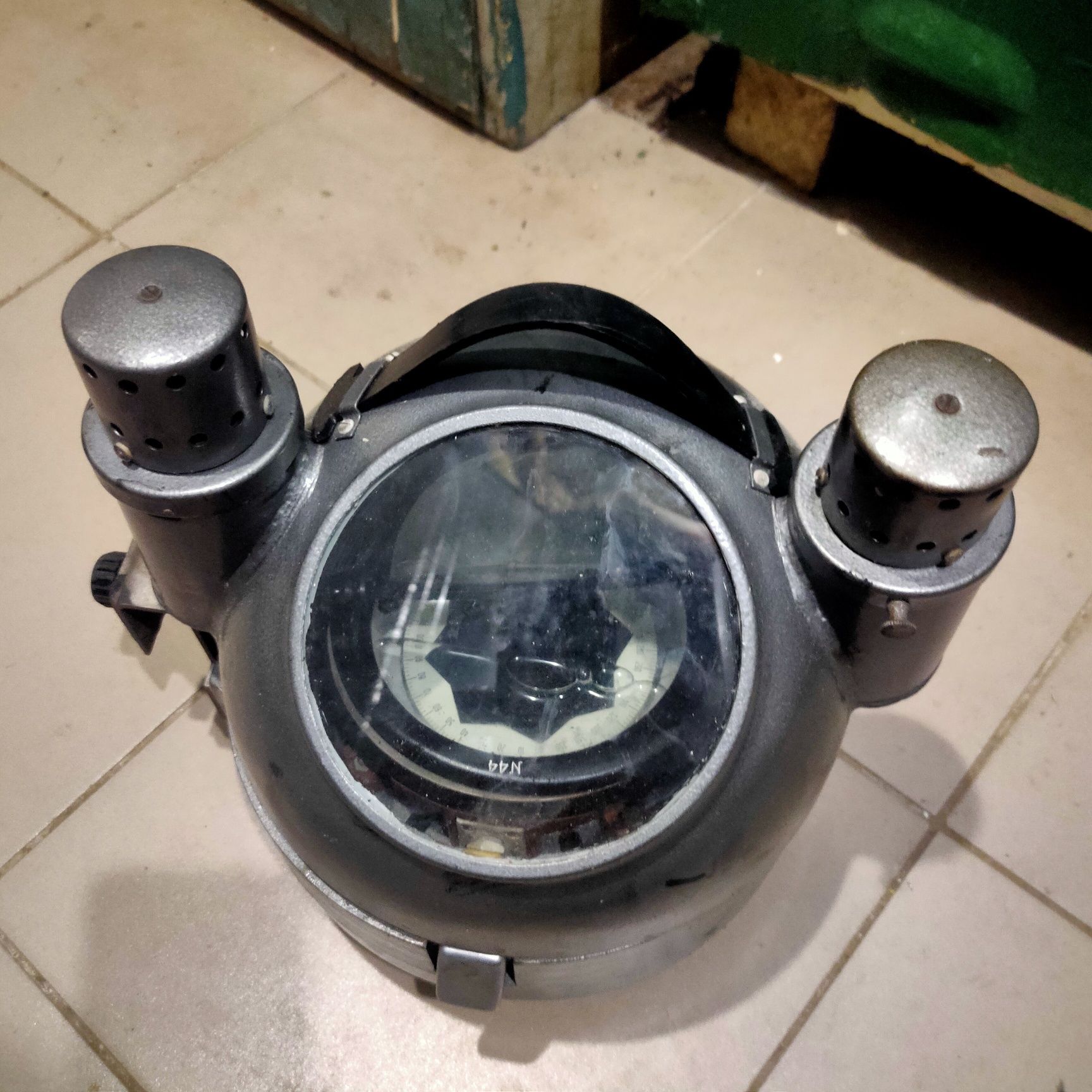 Компас морской шлюпочный