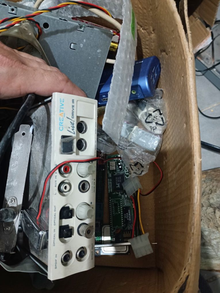 Tudo junto 50€ RAM discos e leitor DVD placa gráfica router  placa de