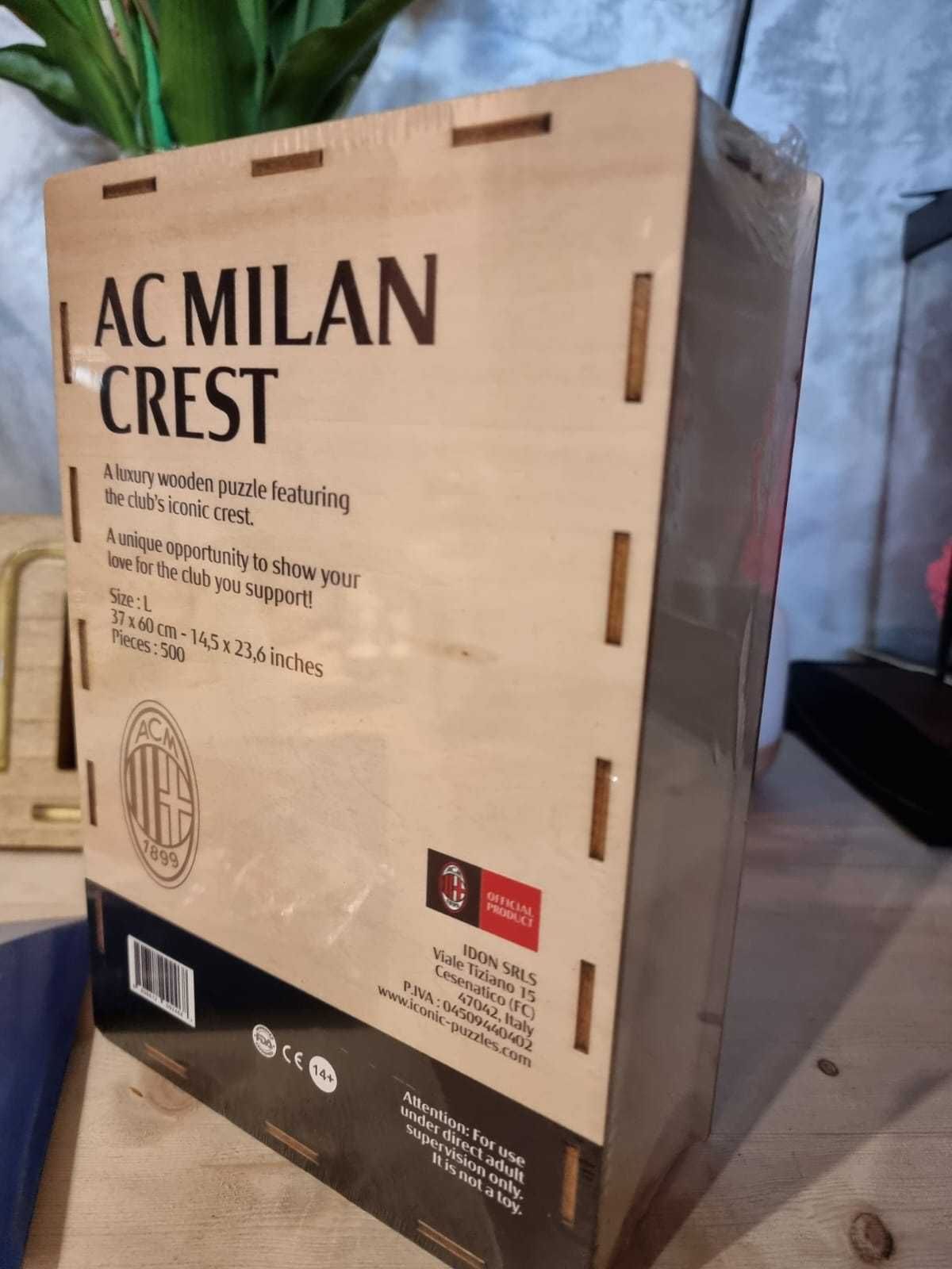 AC Milan® Logo - Wooden Puzzle Rozmiar L 37x60cm