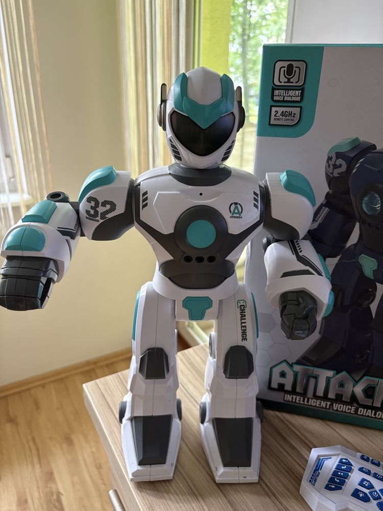 Robot zdalnie sterowany  Attacker