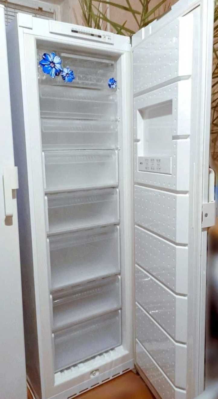 Морозильная камера,морозильна шафа , морозилка, морозильный шкаф