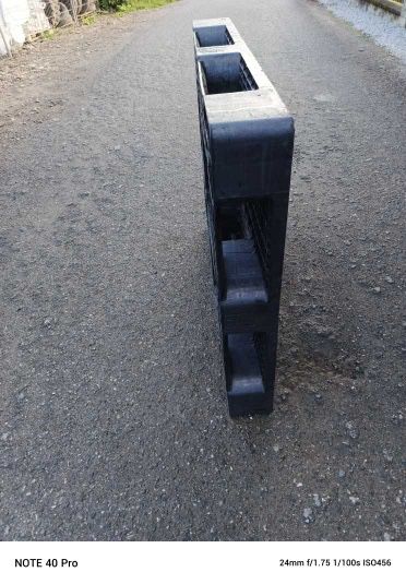 Sprzedam palety plastikowe 120x80 i 120x100