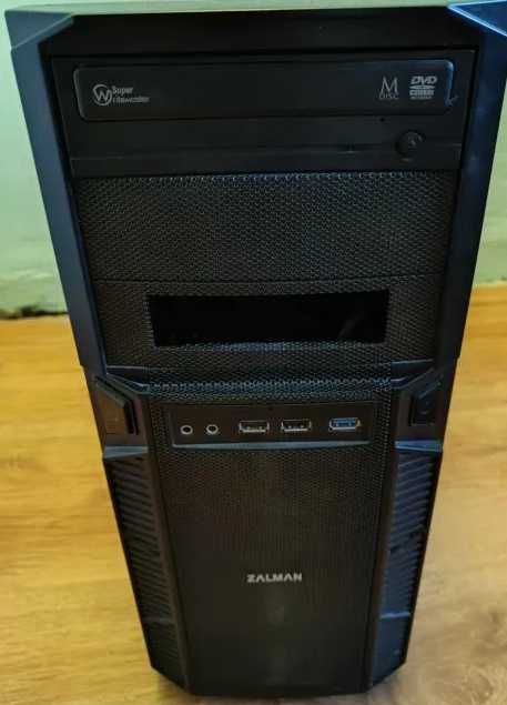 Komputer | I5-4460 | MSI GTX 970 | 16 GB RAM | SSD + HDD | Windows 10