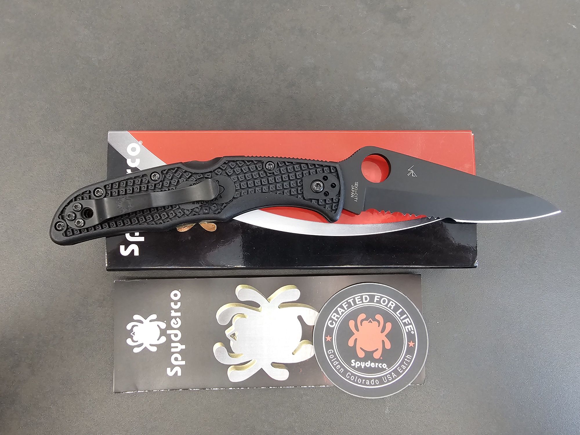 Нож Spyderco Endura 4 FRN Black (C10PSBBK)