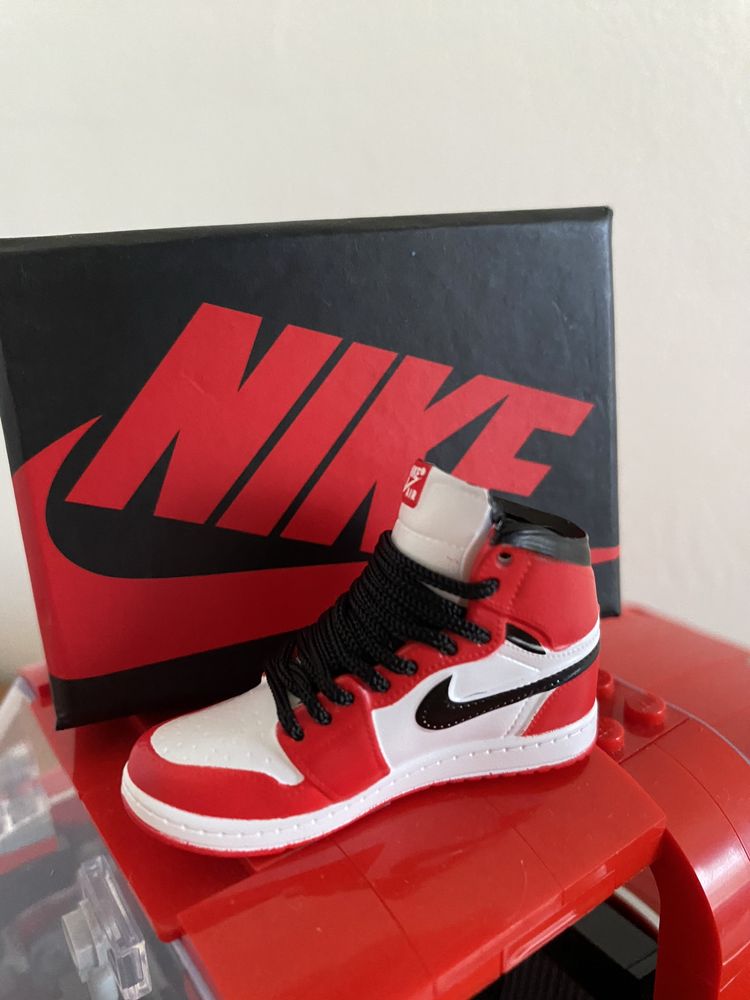 Brelok Miniatura 3D Nike Jordan 1 Chicago + pudełko