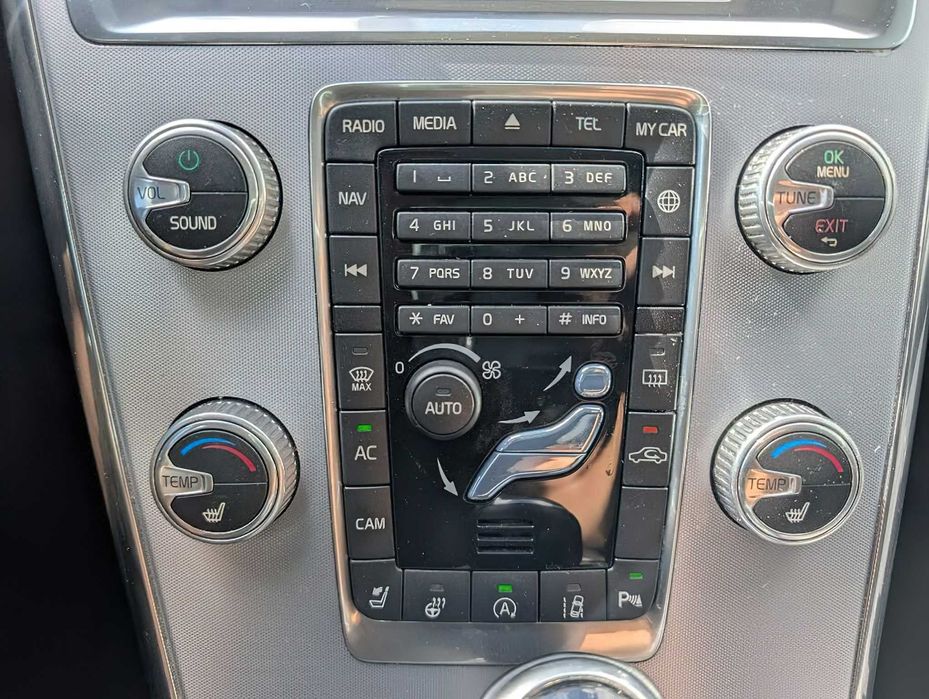 Volvo XC60 T5 Dynamic      2017