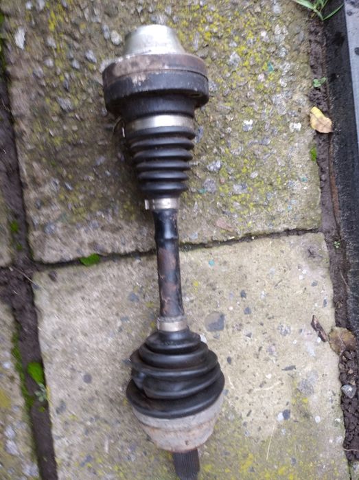 Продам полуось перед VW Touareg 2002-2012