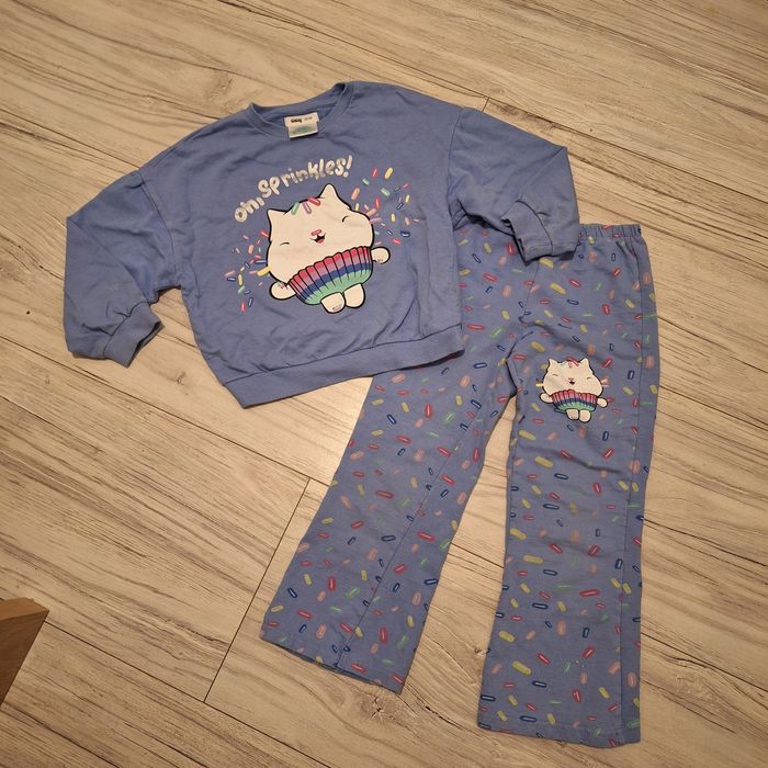 Dres dla dziewczynki Domek Gabi, rozmiar 122