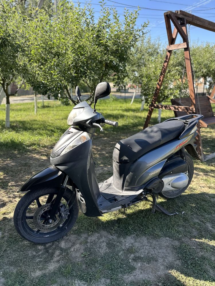 Мопед Honda SH 300 бензин