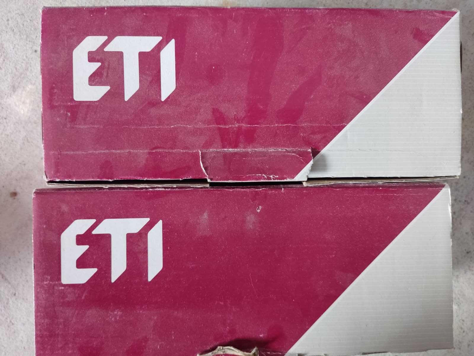 Bezpieczniki C25 - 14 szt, C20 - 3 szt
