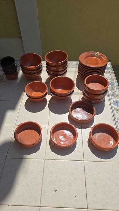 Conjunto Loiça de Barro Diversas Formas - Em bom estado