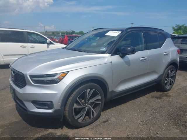 Volvo XC40 T5 Momentum / T5 R-Design 2019