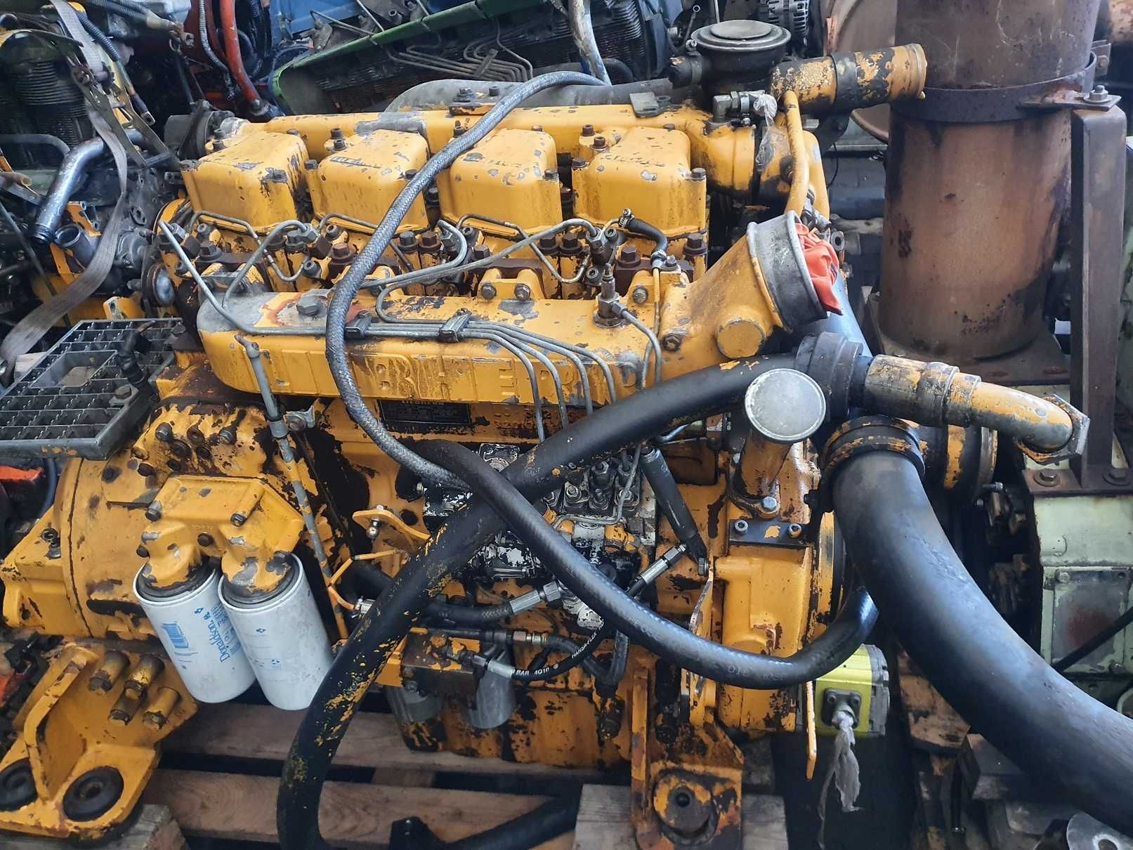 koparka liebherr 902 silnik D904 TI moc 100 KW kompletny silnik