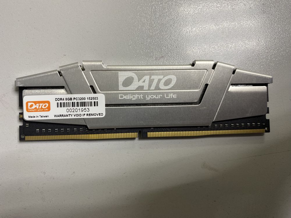 Оперативна пам'ять DDR4 8GB 3200 MHz Extreme Grey Dato (EXB8G4DLDND32)