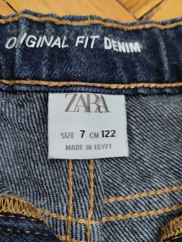 Продам джинсы на мальчика Zara