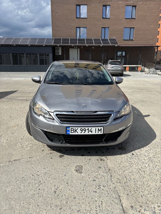 Продам Peugeot 308  2015року