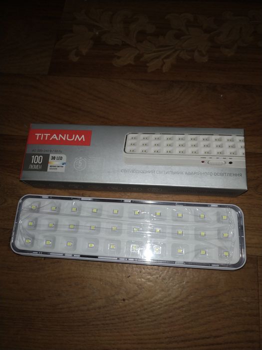 Шара! LED светильник аварийный TITANUM 30 LED 6500K