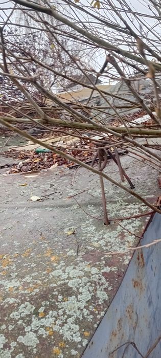 Продам металевий розбірний гараж без місця знаходиться в гск зірка.