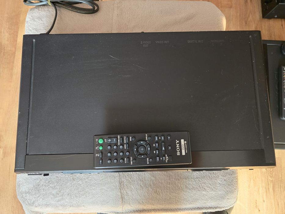 Sony dvd z pilotem