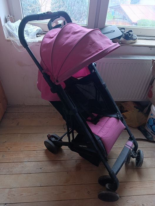 Дитяча прогулянкова коляска