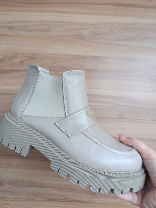 Челсі шкіряні чобітки нові