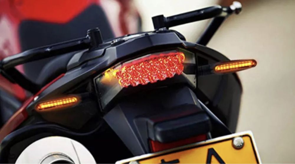 Pisca Led de moto novos de fácil instalação