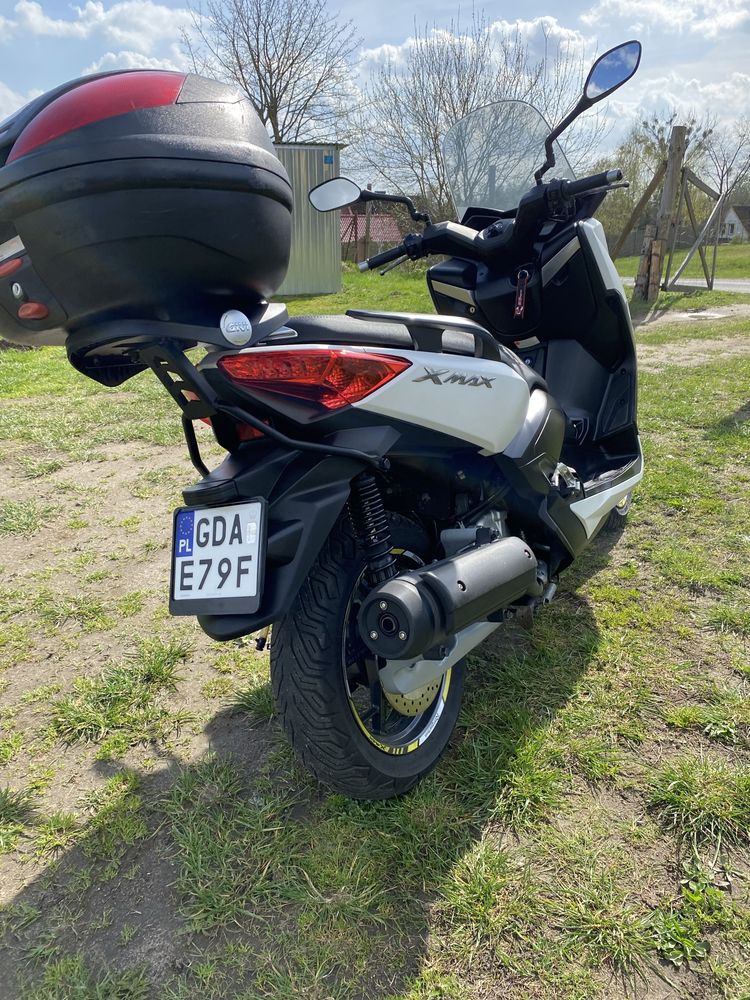 Yamaha X-Max 125