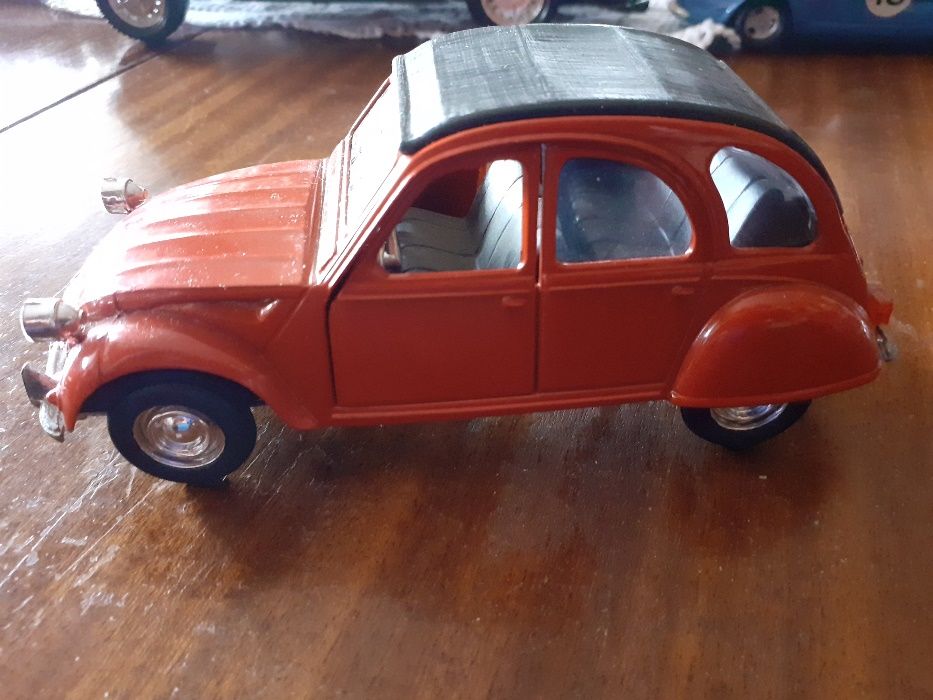 Réplica anos 80 de Citroen 2 CV