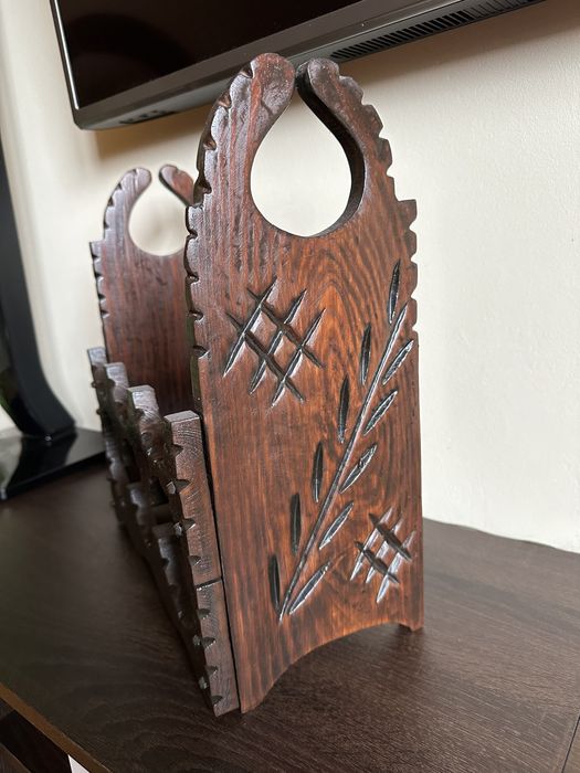 Śliczny ozdobny drewniany stojak na 6 butelek win