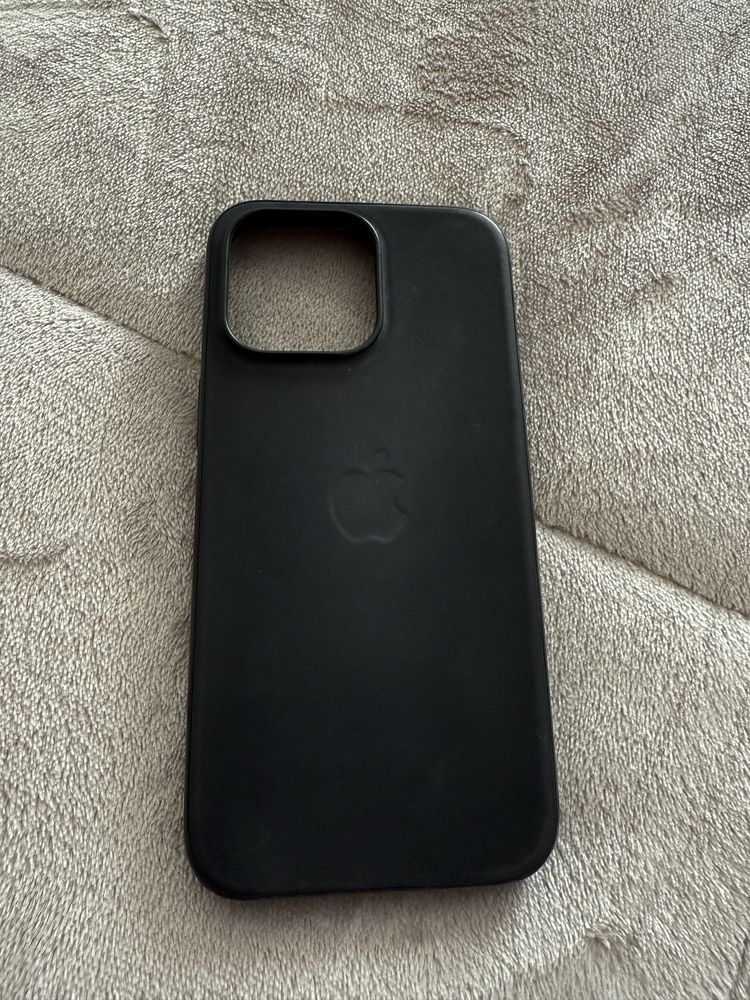 Capa Apple iPhone 15 Pro Max preta Finewoven