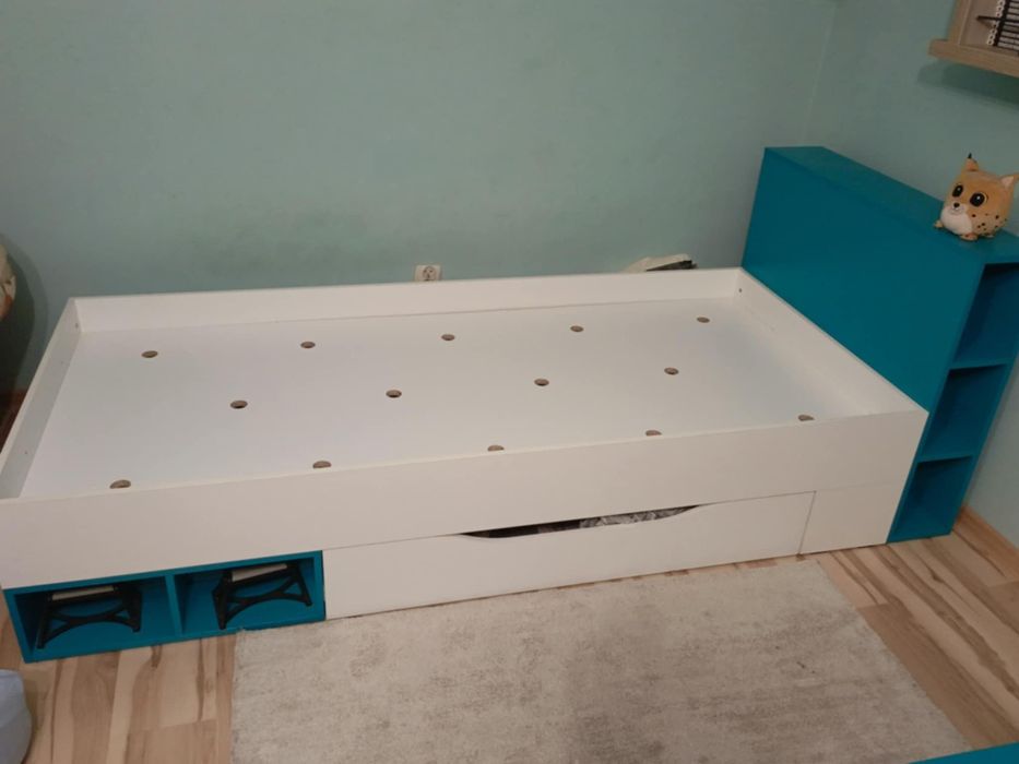 Łóżko młodzieżowe